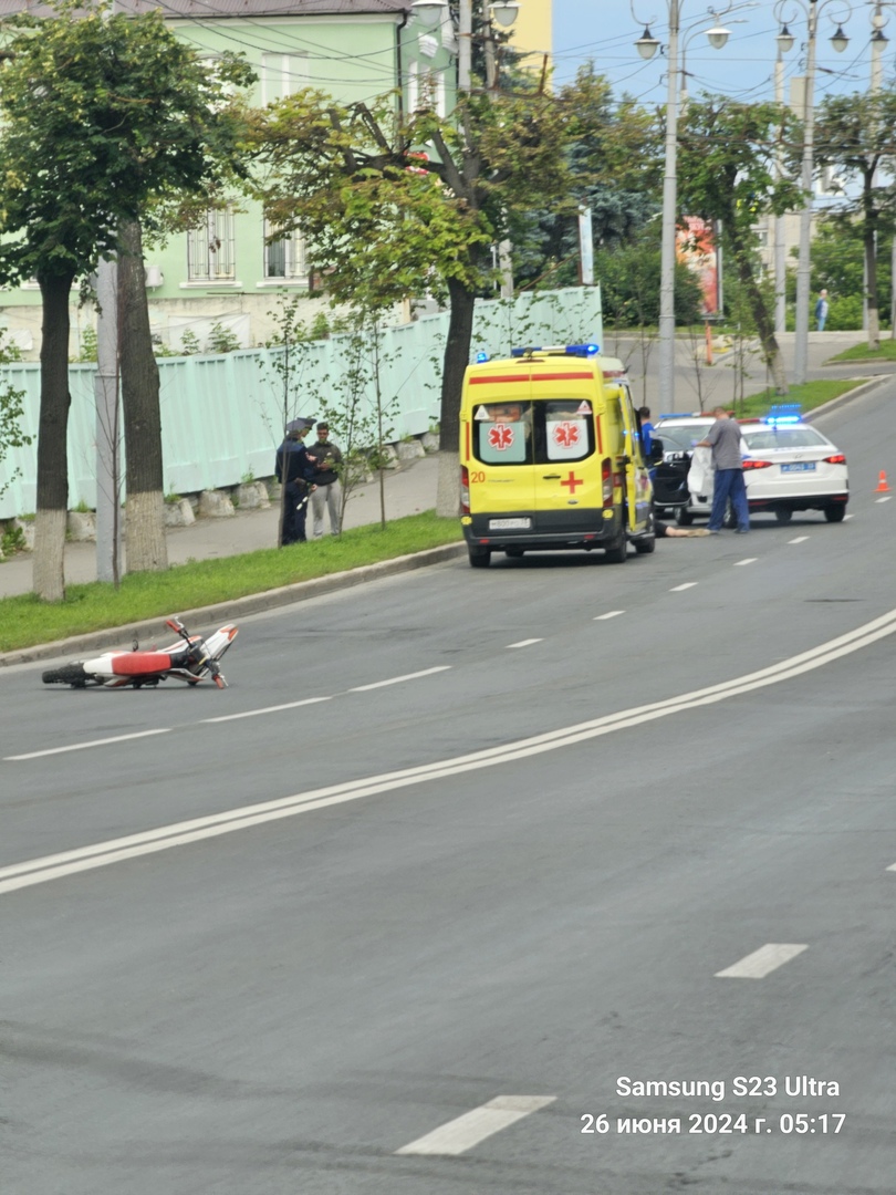 Во Владимире на Студёной горе питбайк попал в сметрельное ДТП | 26.06.2024  | Владимир - БезФормата