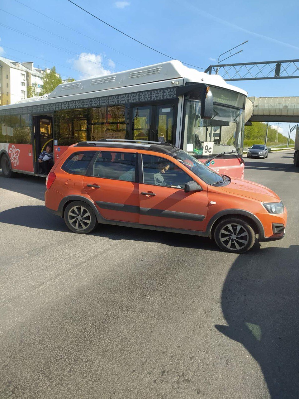 Во Владимире автобус маршрута 9С врезался в попутную 