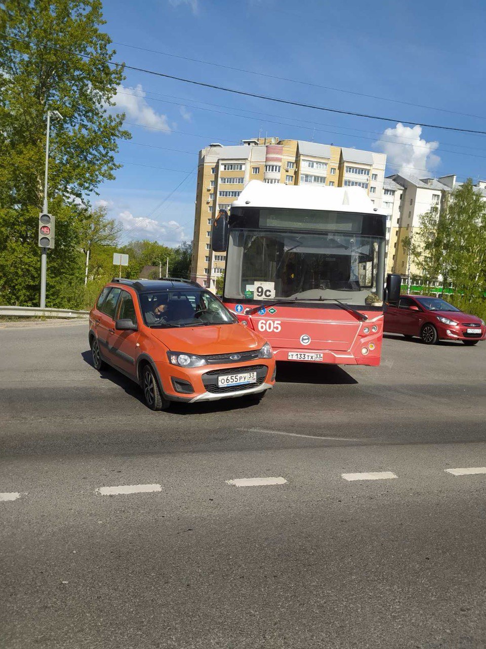 Во Владимире автобус маршрута 9С врезался в попутную 