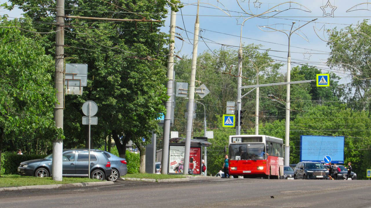 Парковочные карманы на проспекте Ленина в ходе ремонта ликвидировать не  будут | 07.06.2024 | Владимир - БезФормата